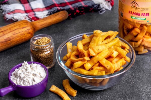 Sandee Foods Namak Para - Perfectly Spiced and Irresistibly Crunchy